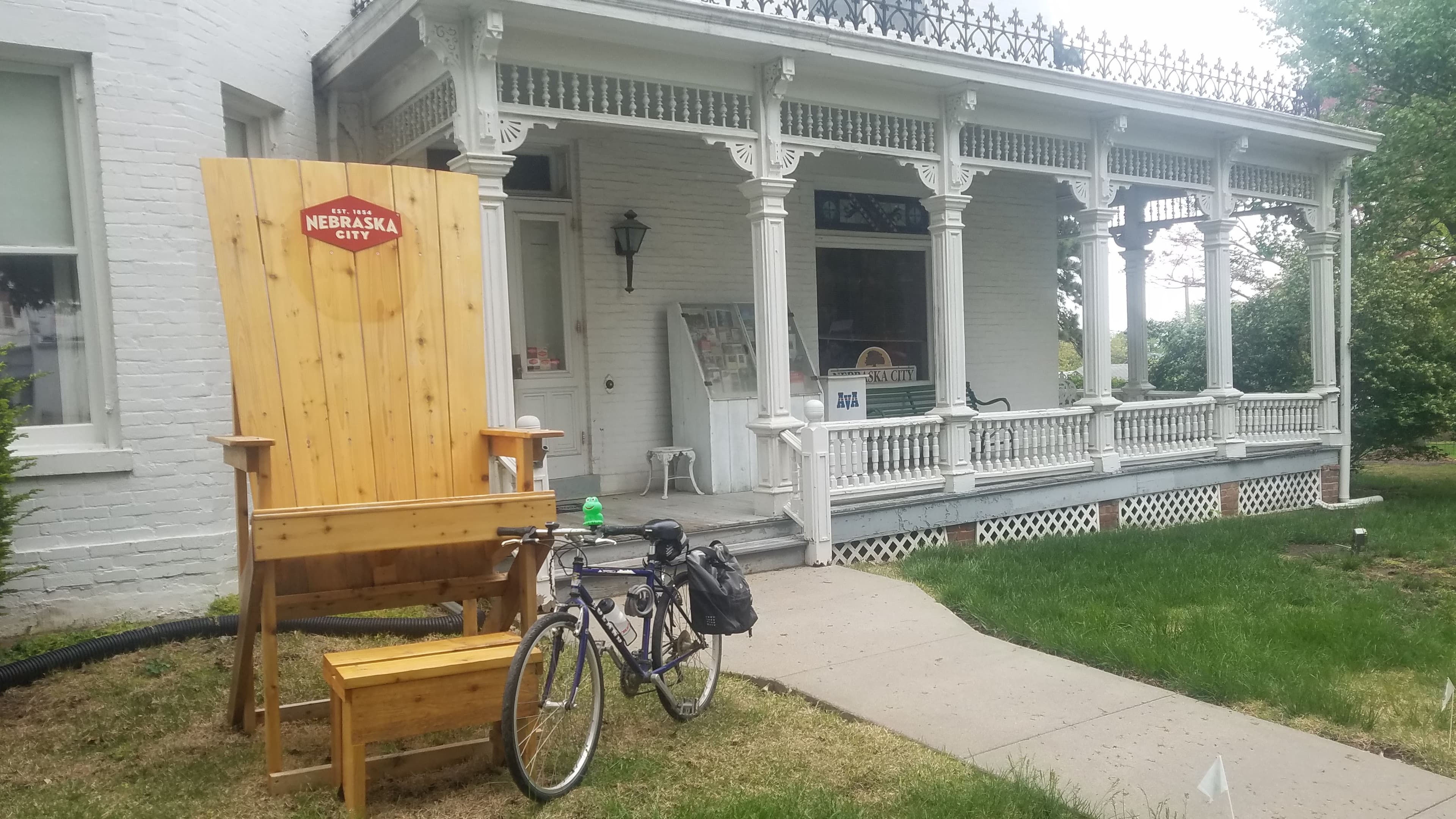 Touring bicycle parked outside the Nebraska City Visitors Center.